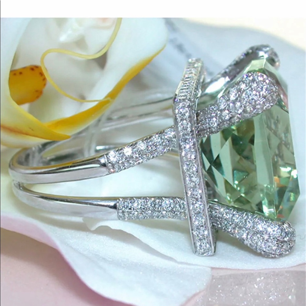 Ring - Picture 4 of 5